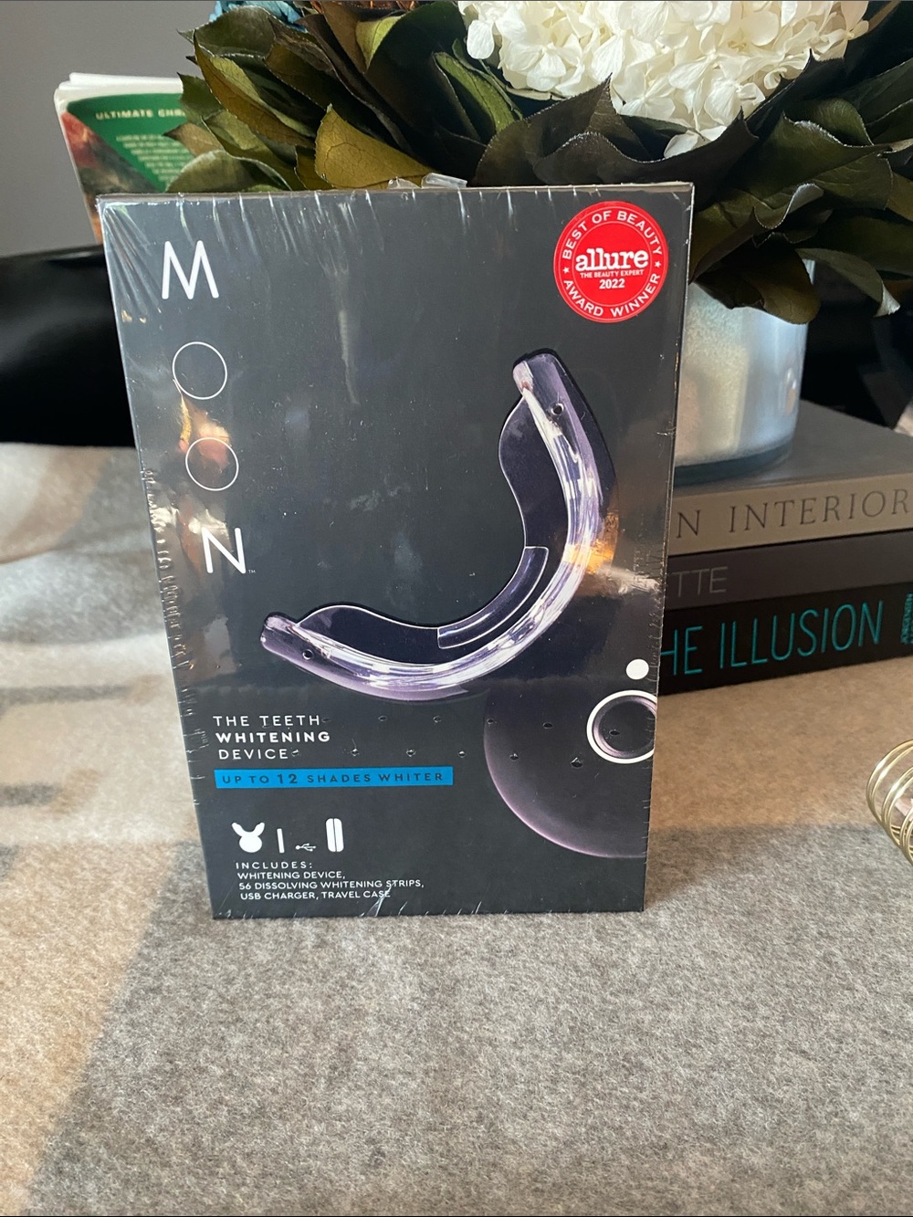 NIB Moon teeth whitening device